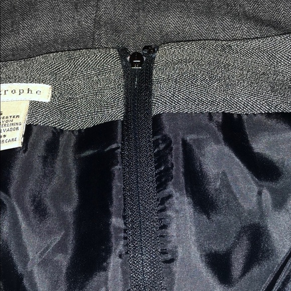 Black and white (looks gray) Skirt - Picture 2 of 6